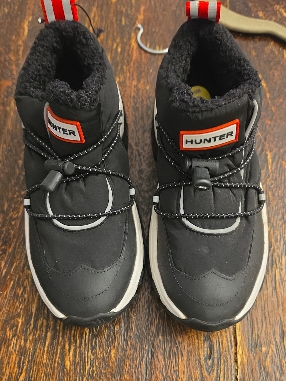 Hunter Insulated Snow Boots Sneakers Black & Red Womens 5